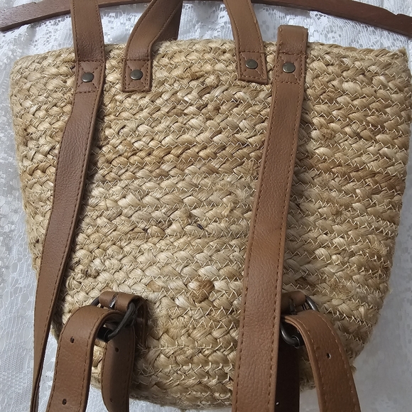 Cutest rattan mini backpack purse - Picture 4 of 5